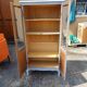 Armoire bibliothèque cérusée et grillagée