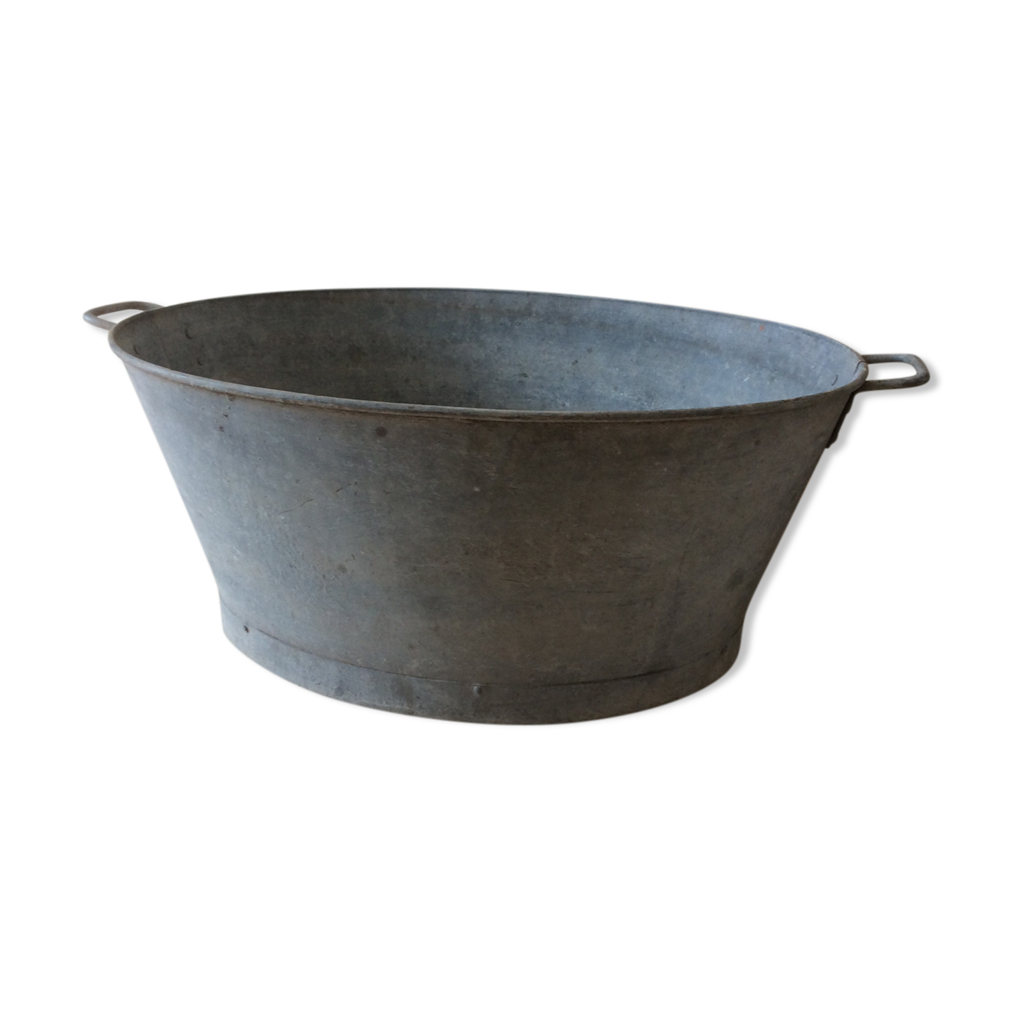 Oval zinc basin