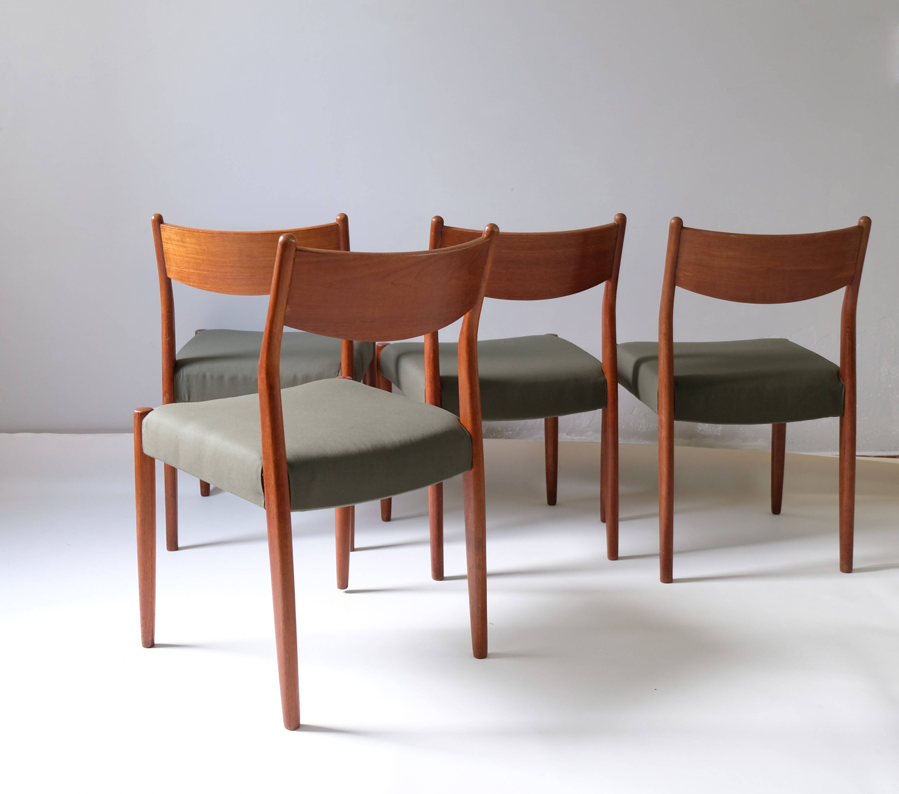 Set of 4 Fristho chairs