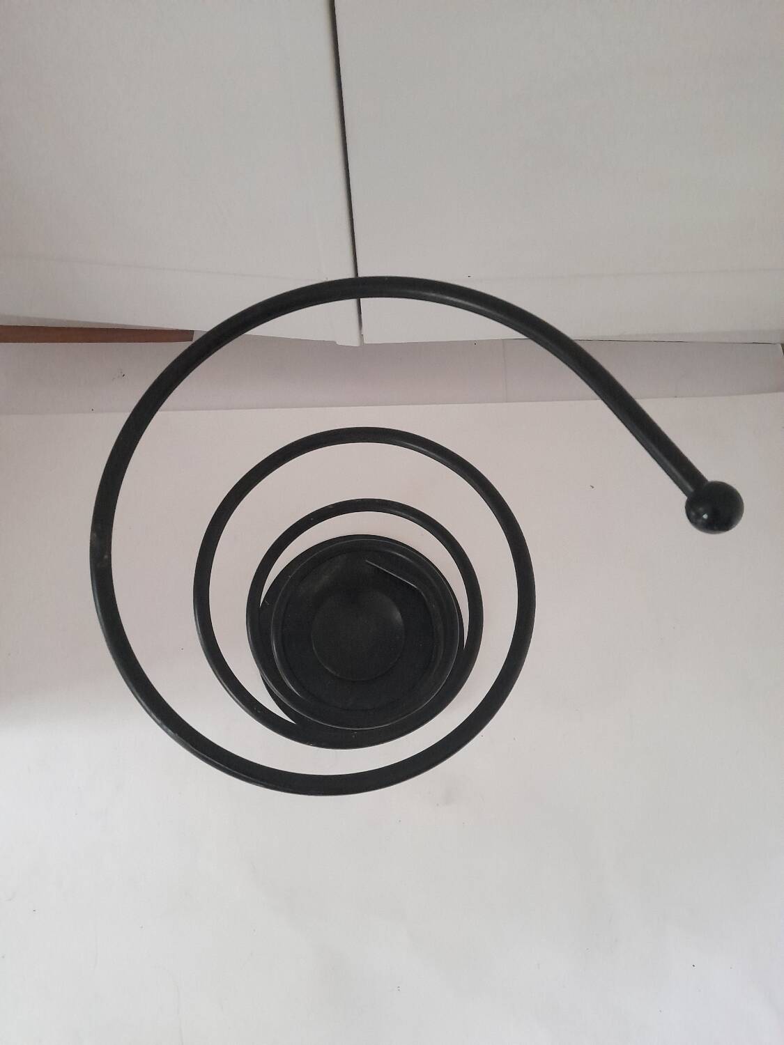 Metal spiral umbrella stand