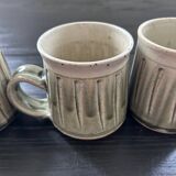 Set of 4 stoneware mugs