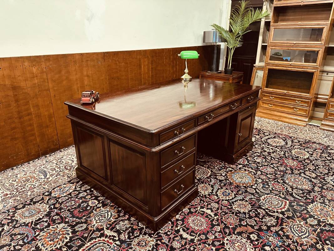 Large Classic English Desk Partnerdesk