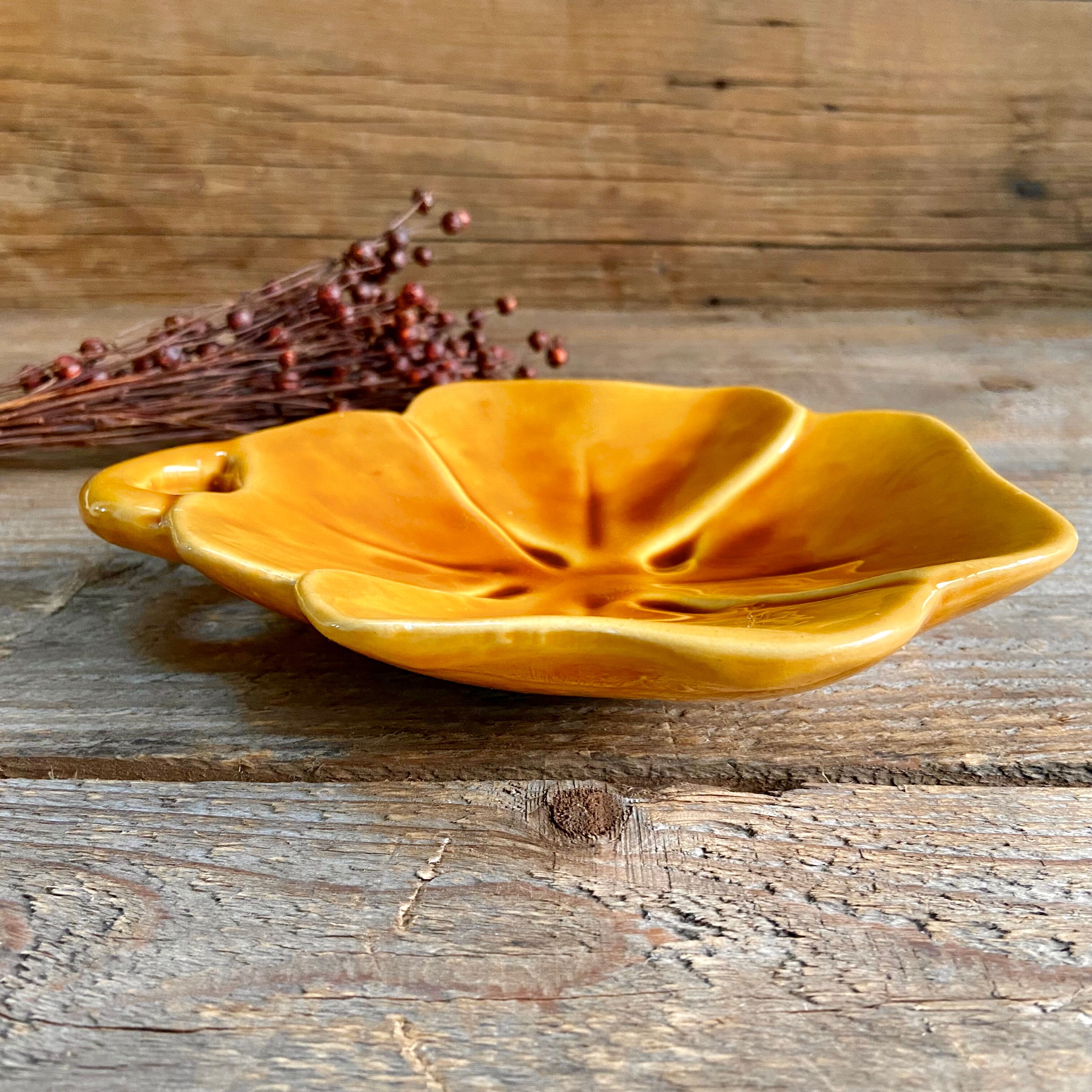 Empty pocket vintage ceramic clover