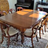Superb Victorian mahogany extending table with 12 chairs – Late 19th century