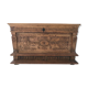 Antique coffre en bois sculpté avec motif végétal période renaissance