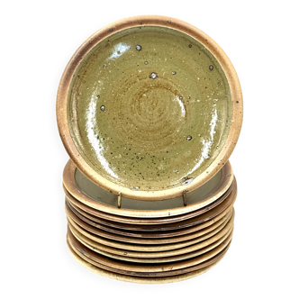 12 assiettes de Pierre Digan vertes diametre 25,5 cm  la borne années 70