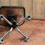 Chaise de bureau pivotante sur roulettes