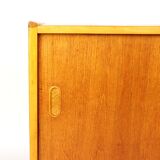 Buffet in teak feet compass