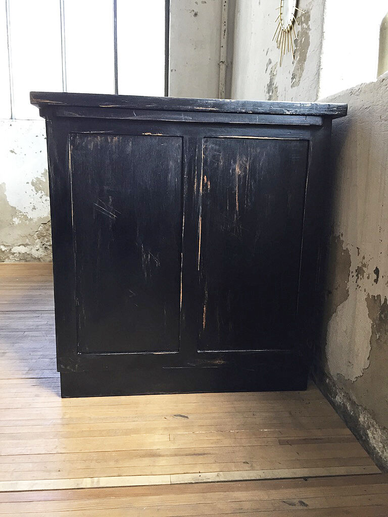 Bureau de notaire noir