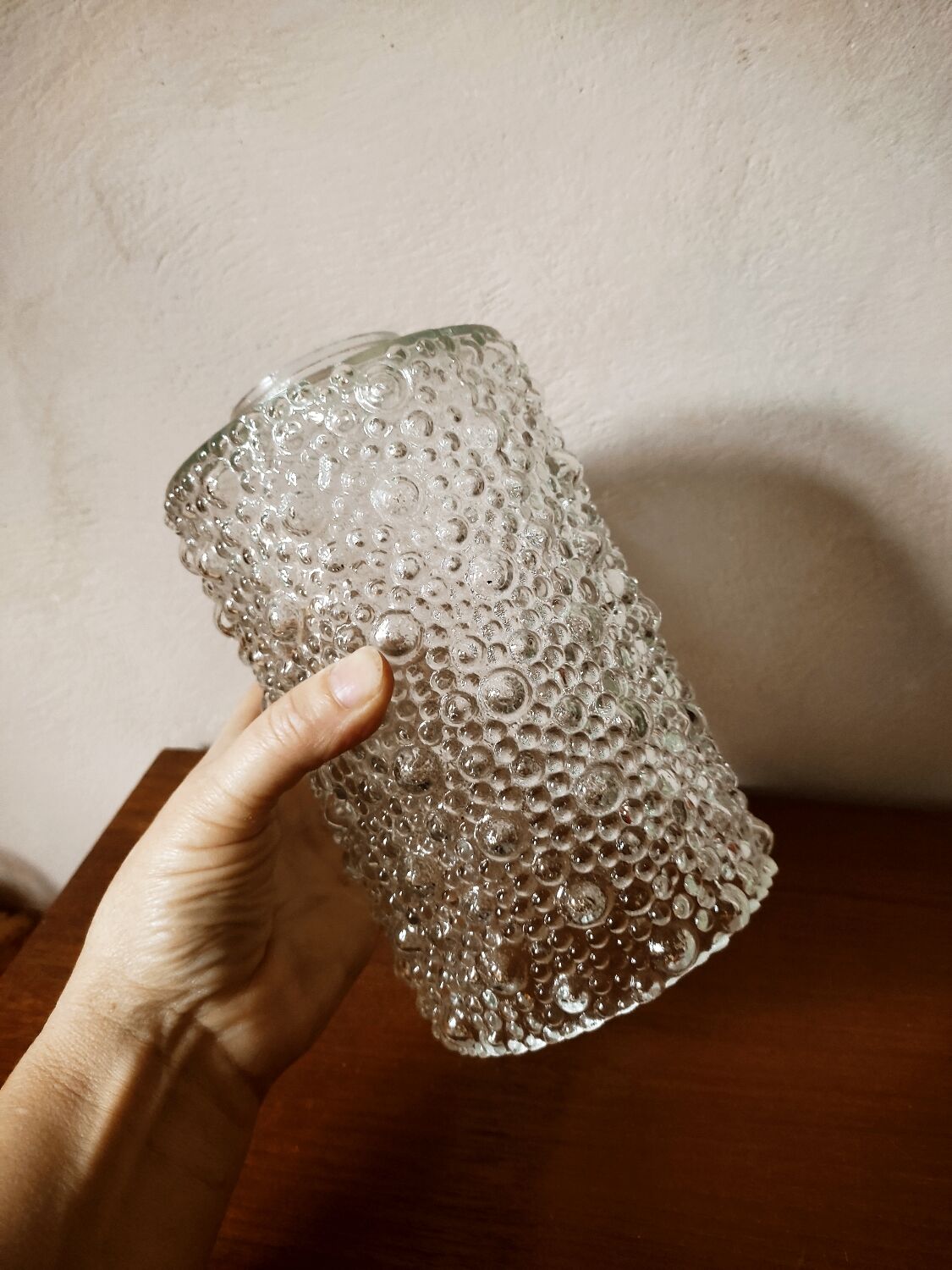 Cylindrical tulip in bubbled glass for suspension