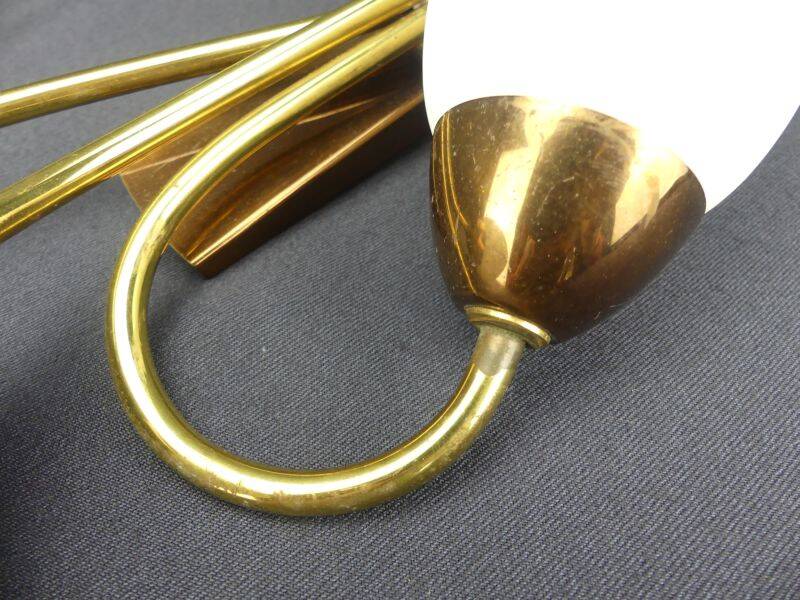Vintage brass wall light with 3 glass tulips.