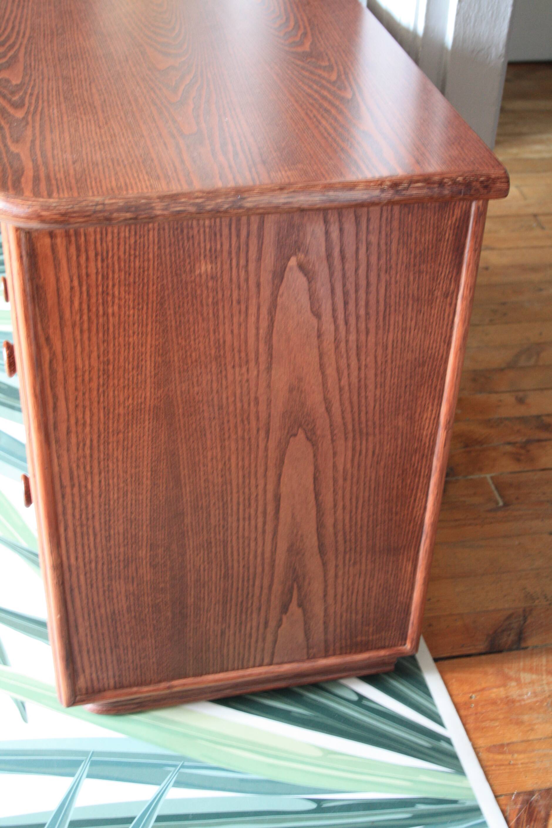 Commode en bois et rotin