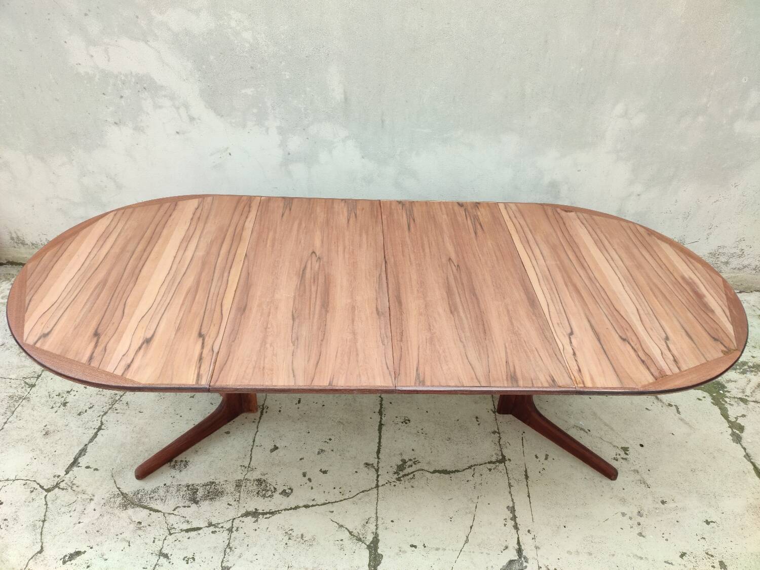 Baumann vintage Scandinavian oval table