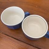 2 coffee cups and saucers
