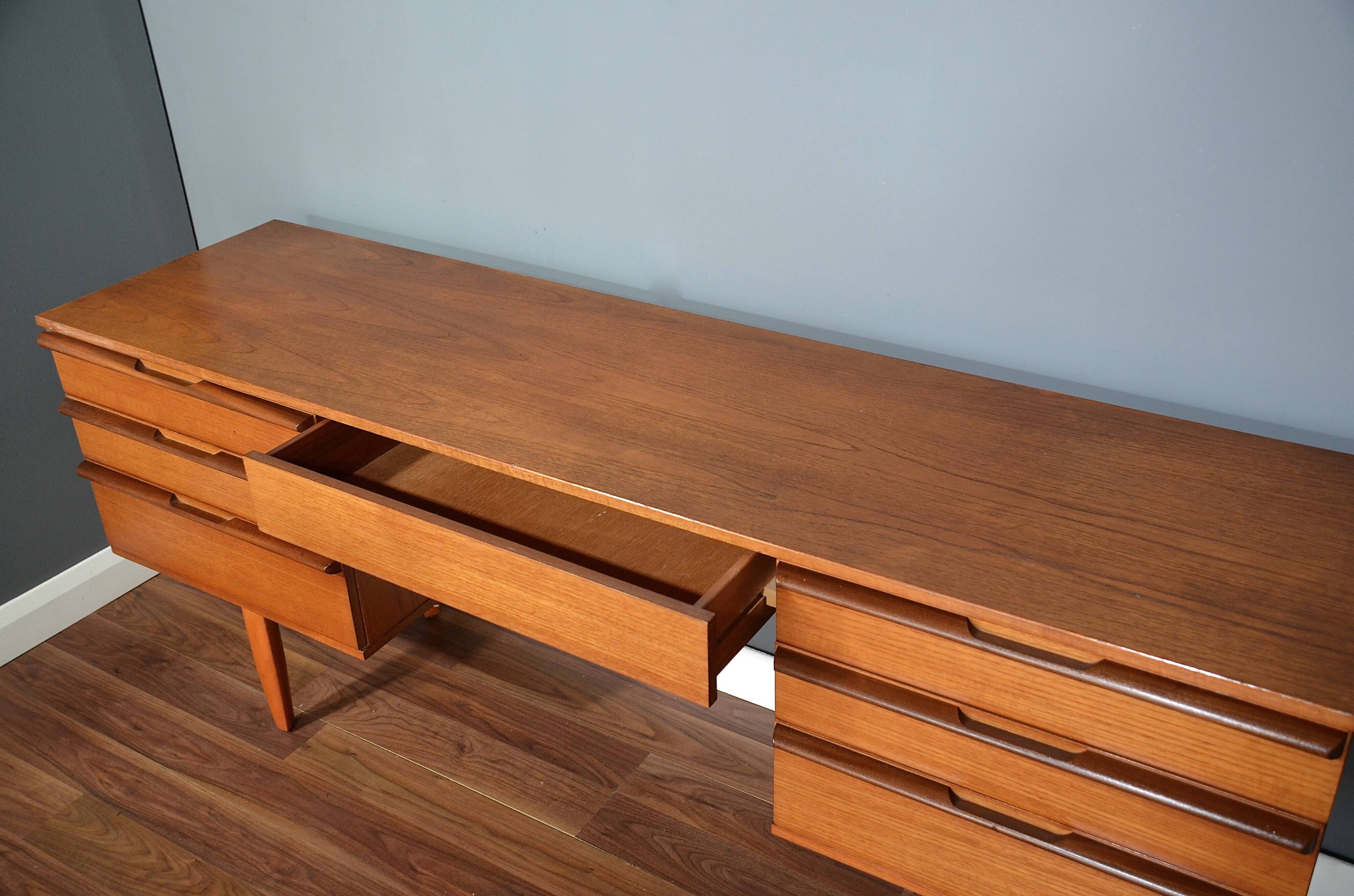 Vintage Avalon Mid Century Teak Desk / Dressing Table. Delivery. Modern / D