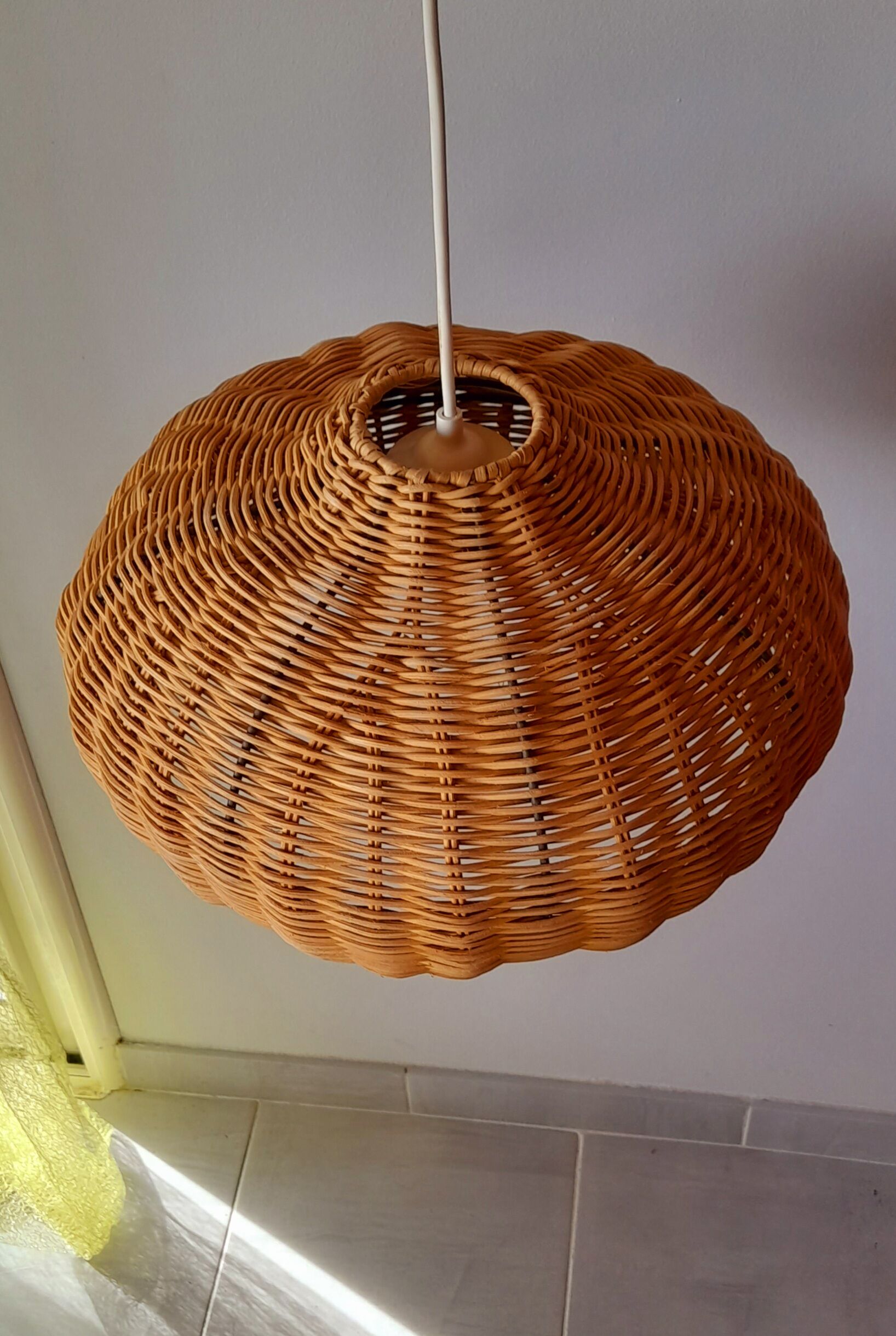 Braided wicker suspension