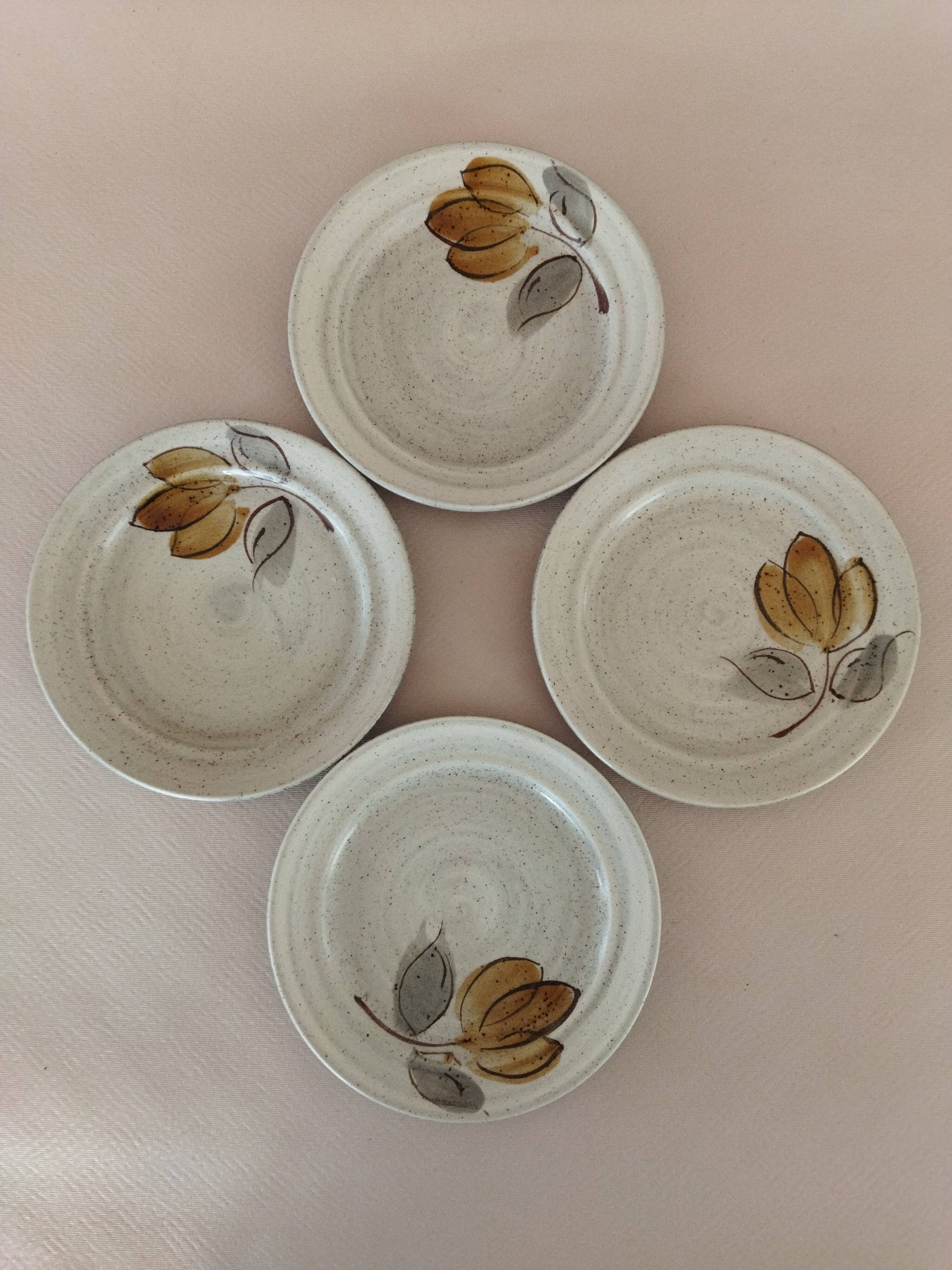 4 St Amand Alaska model dessert plates