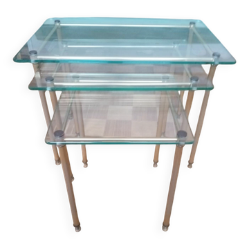 Tables gigognes