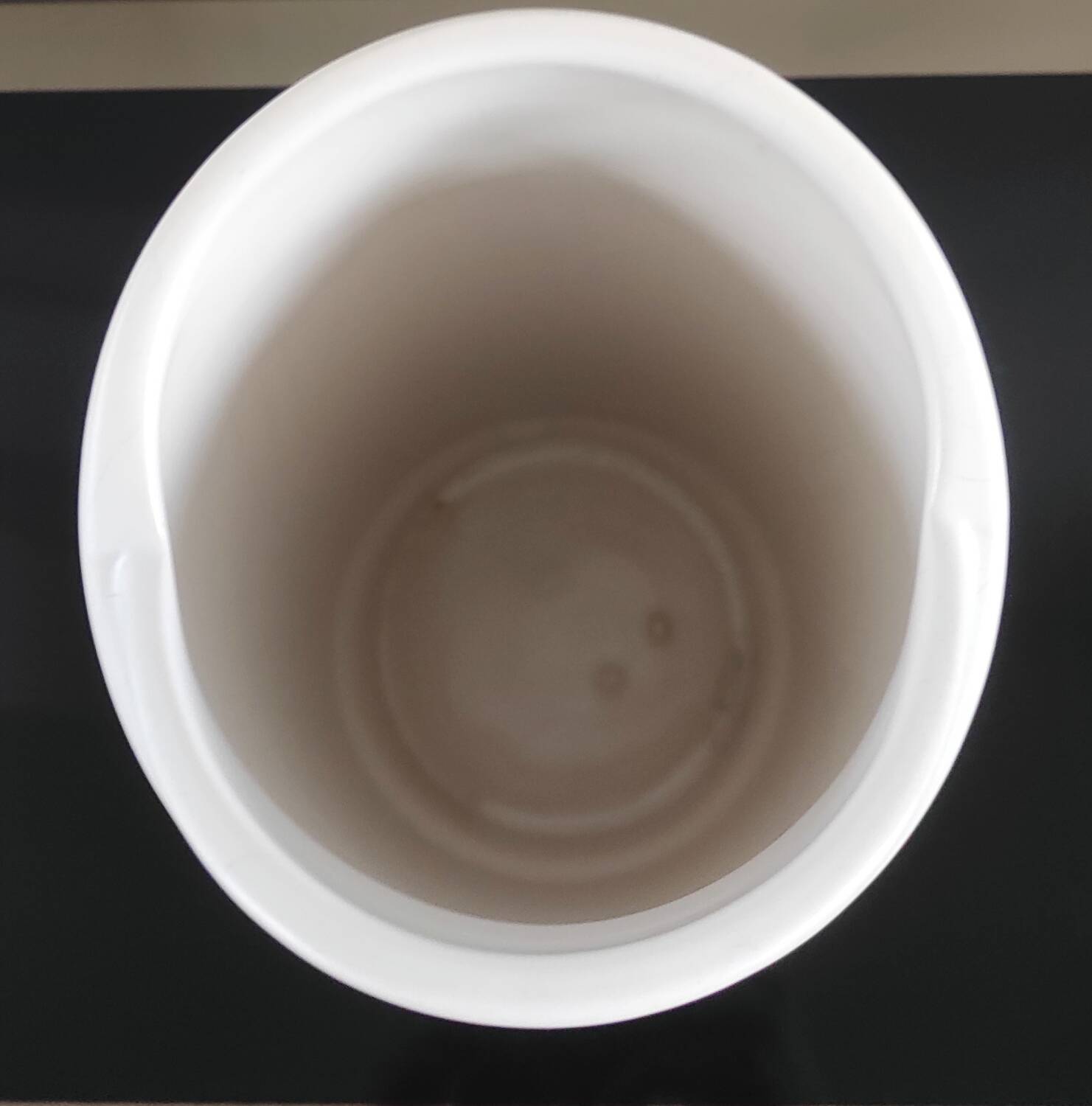 Vase moderniste en céramique blanche – Design Jeroen Bechtold