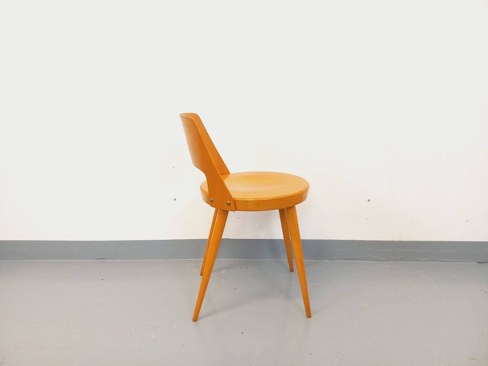 Chaise Mondor vintage de marque Baumann en bois des années 60