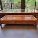 Table basse 2 tiroirs en merisier massif et verre