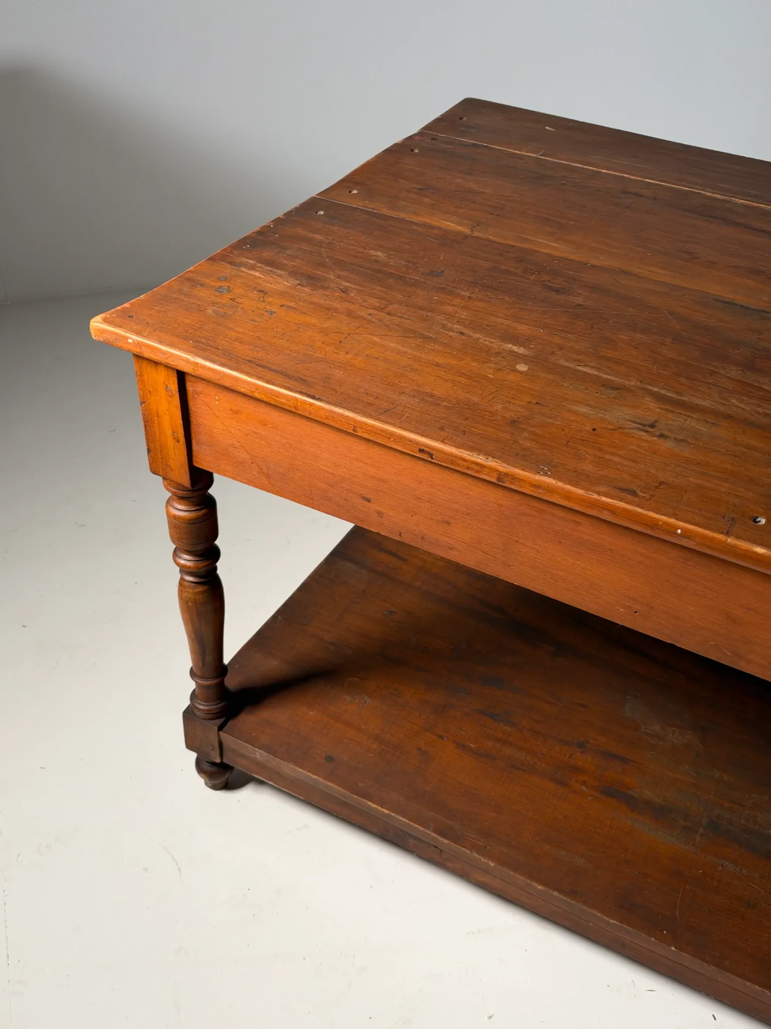 Table drapier belge vers 1920