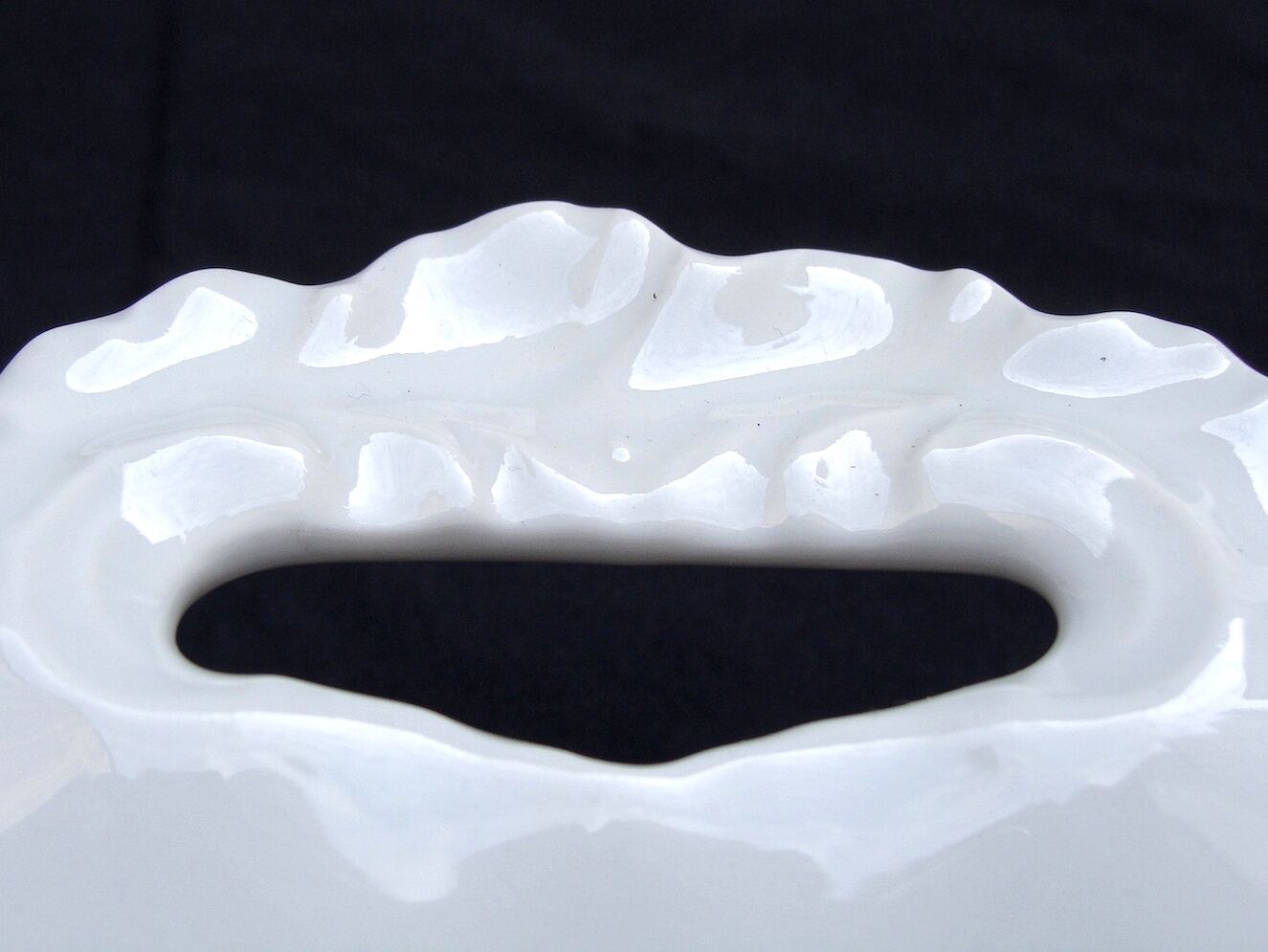 Ceramic asparagus dish 1900