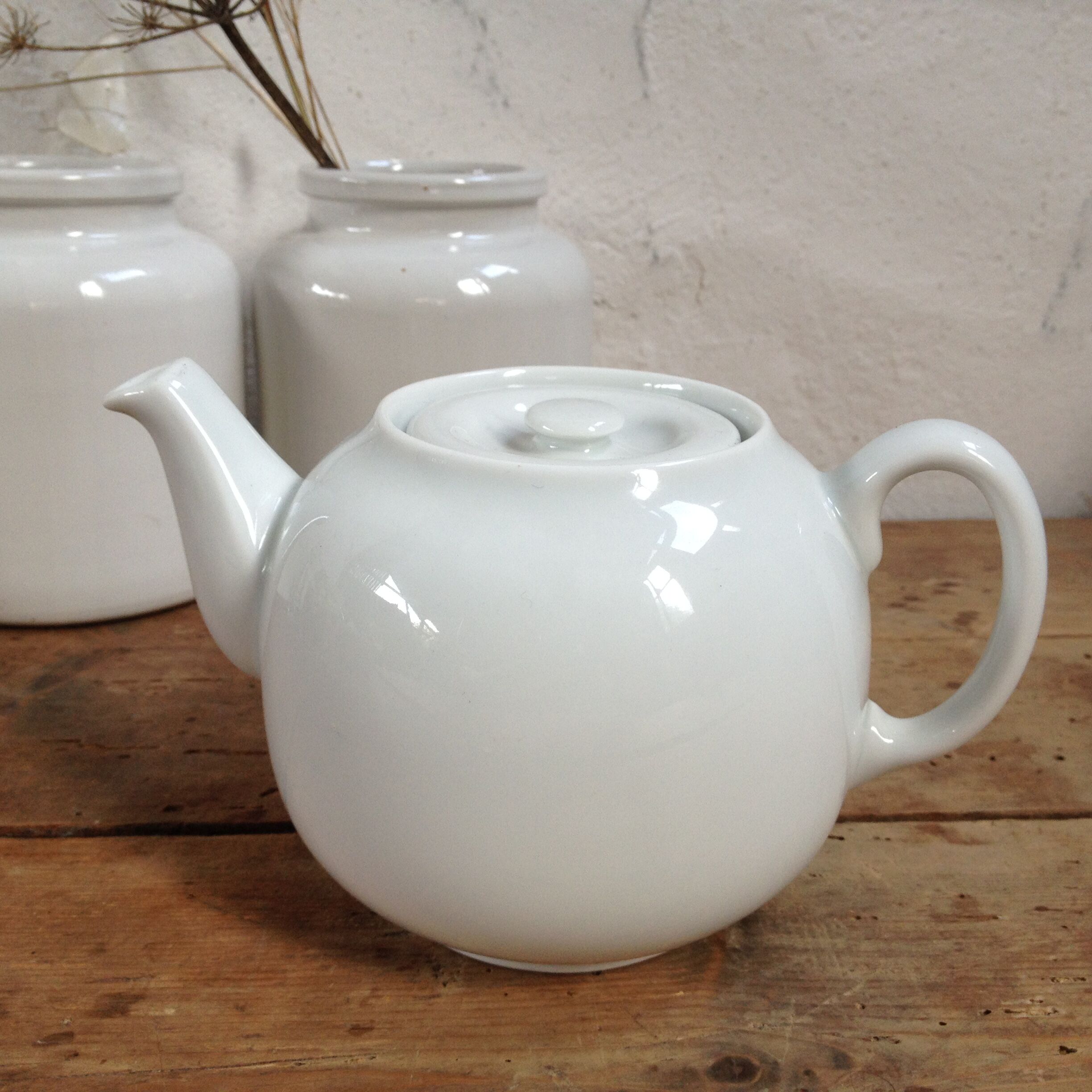 White porcelain teapot general collection Pillivuyt