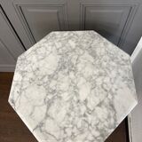 Indian pedestal table