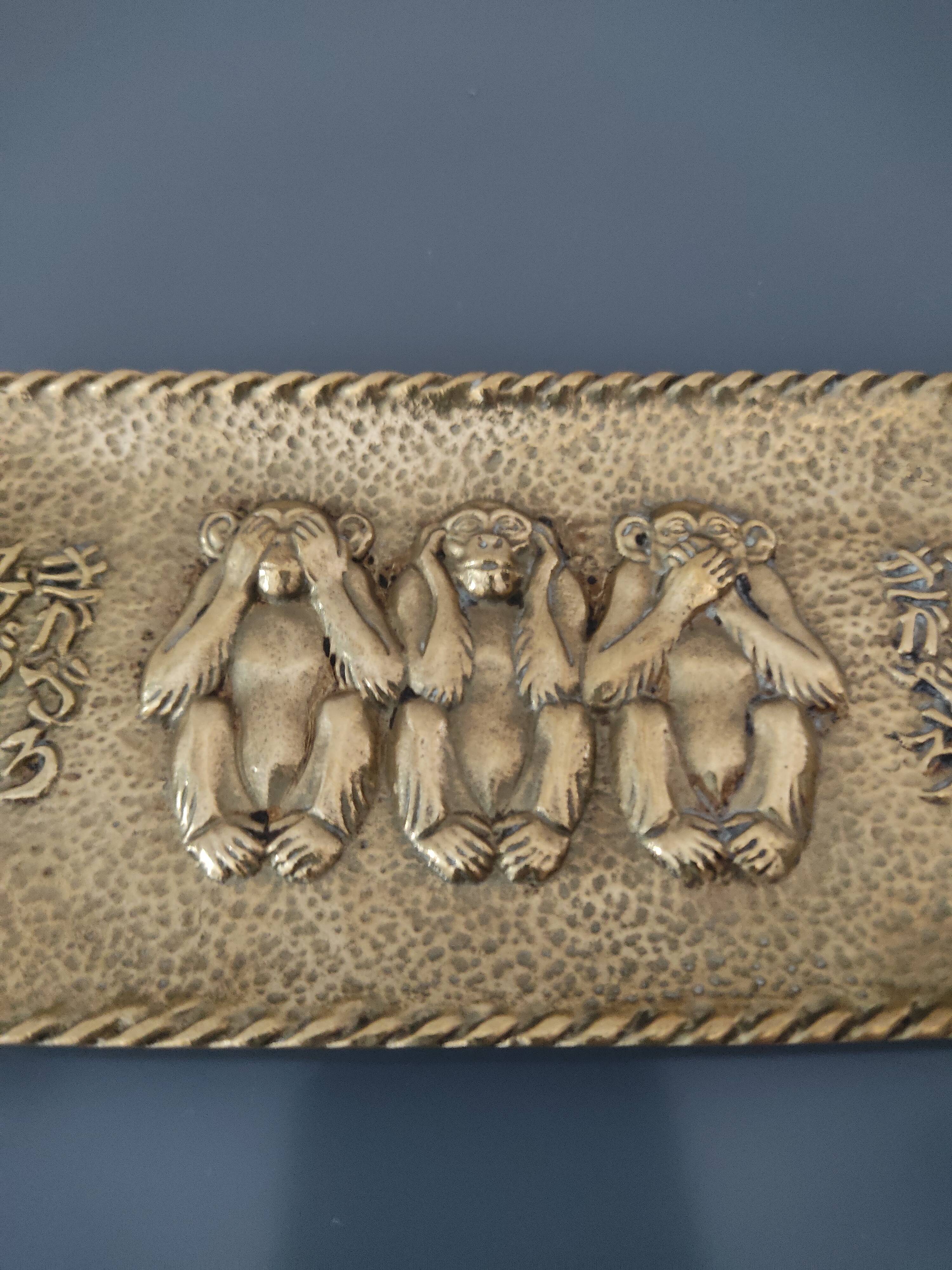 Bronze pocket emptier