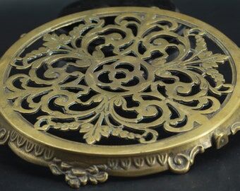 Brass table mat