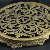 Brass table mat