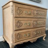 Antique chest of drawers in light oak
