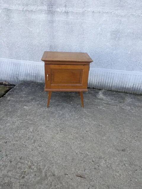 Vintage bedside table, tapered legs