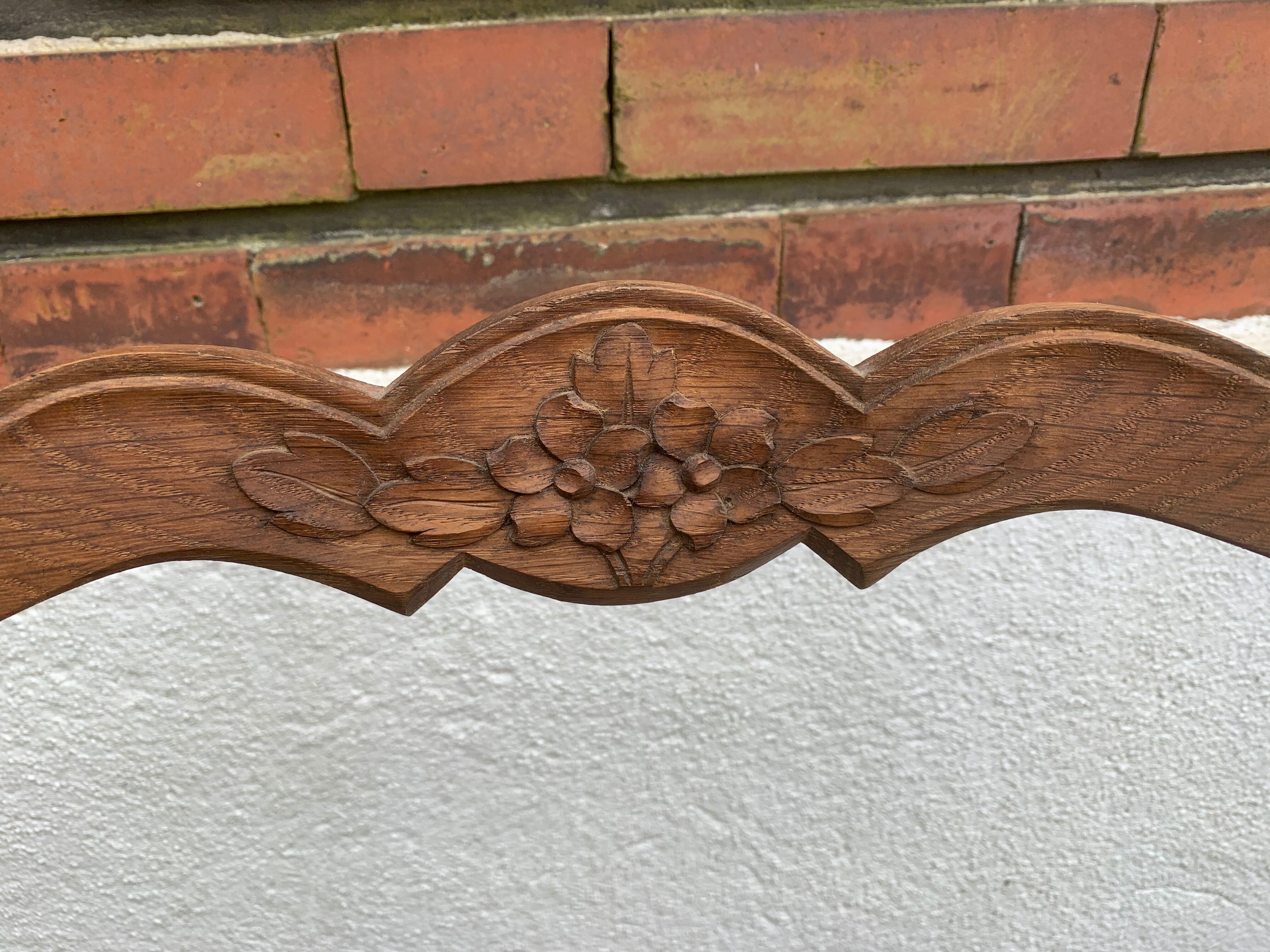 Pair Chair and Straw Chair