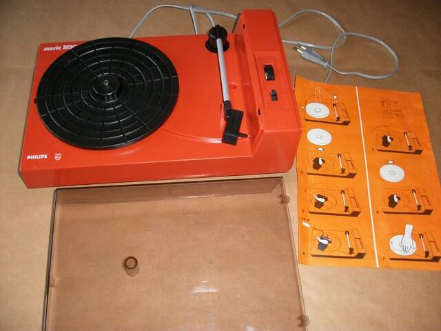 Vintage vinyl turntable Record player D5120 PHILIPS