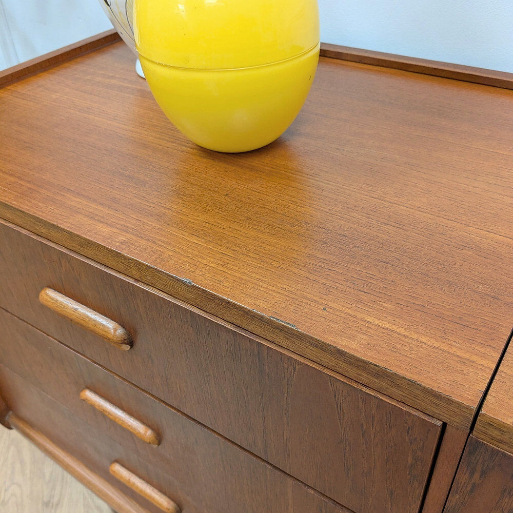 Commode avec coiffeuse intégrée