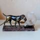 Lampe de table Art déco chien de chasse sur socle en marbre