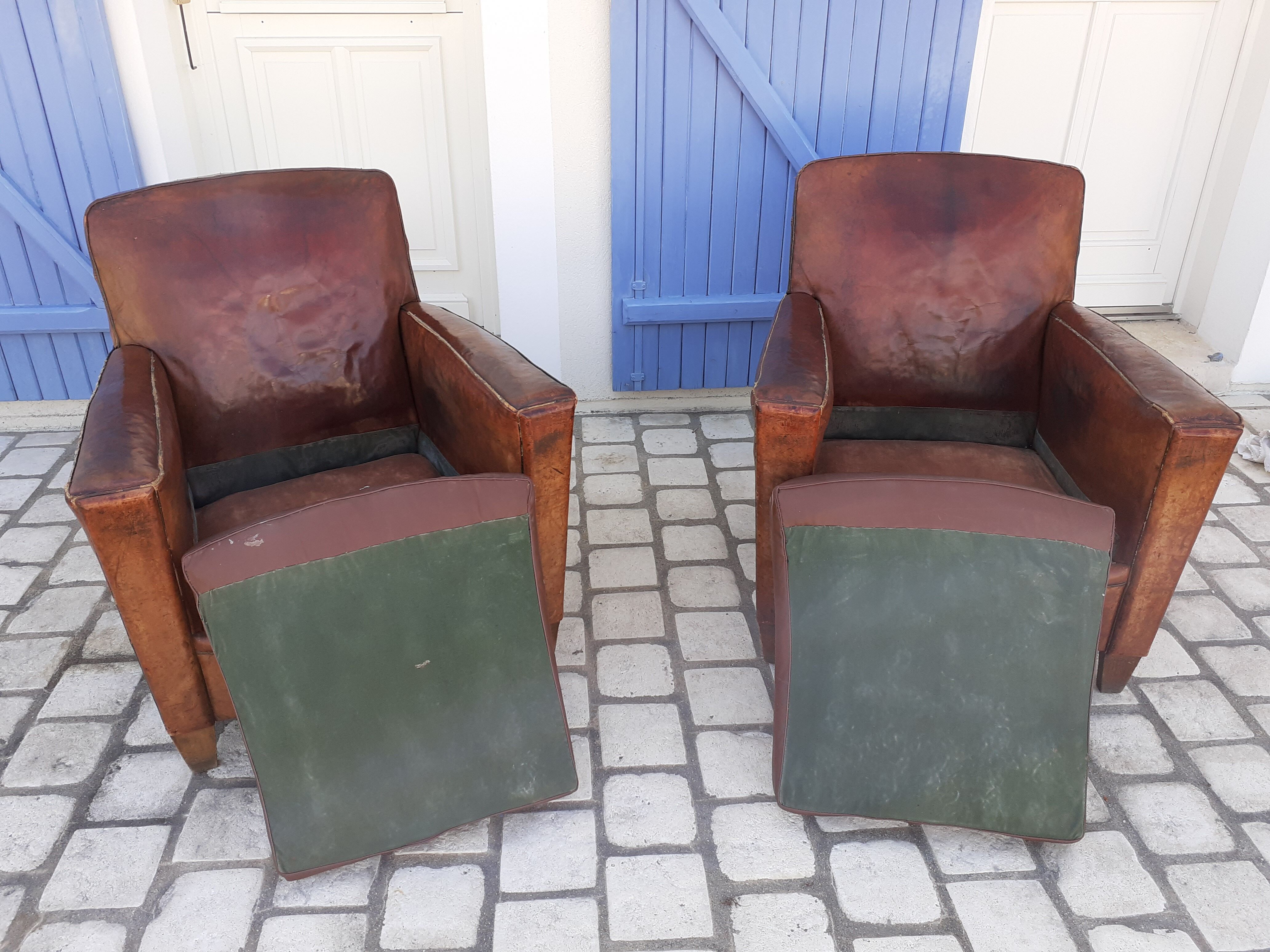 Pair of leather club chairs 30/40s