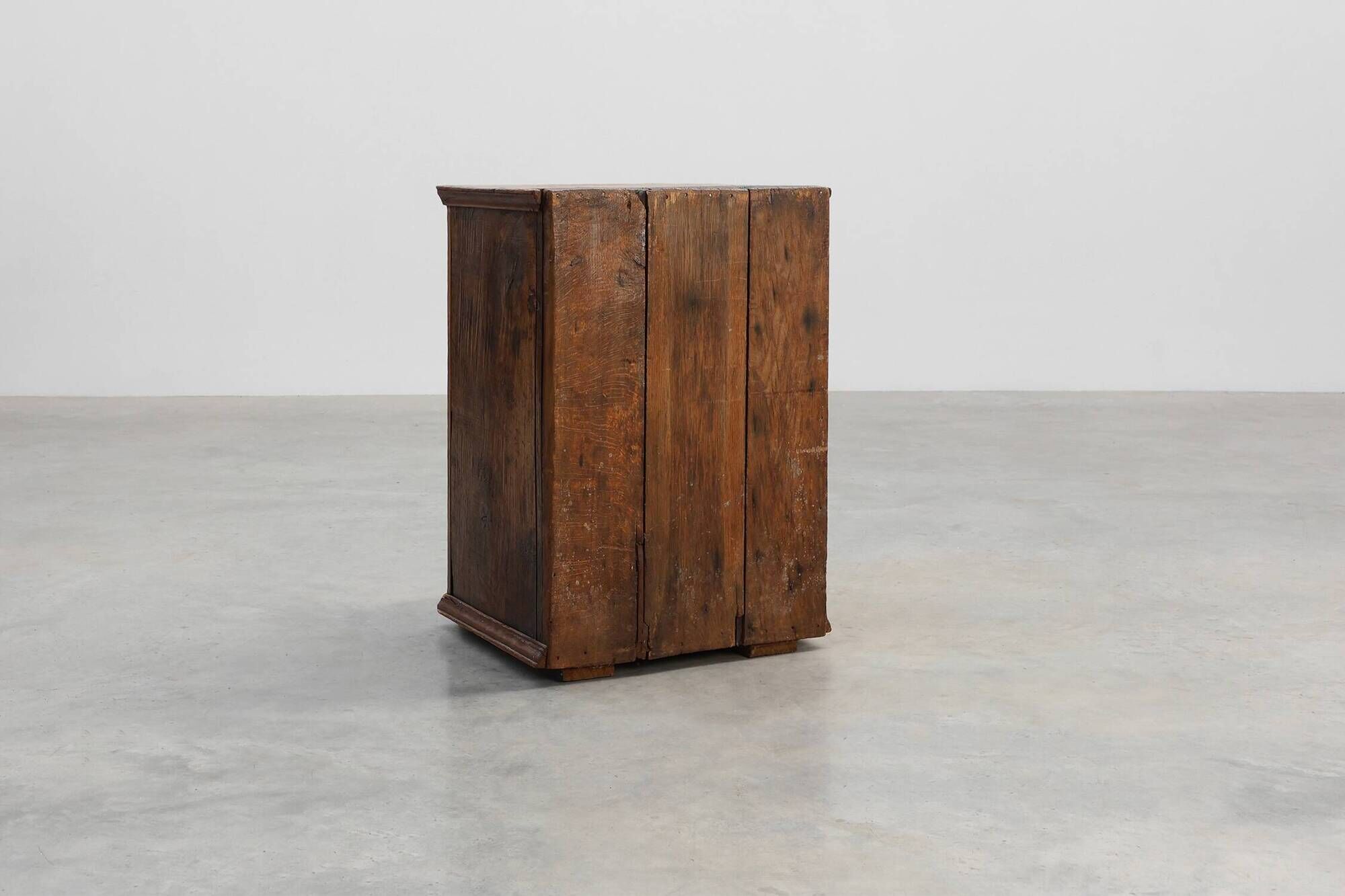 Rustic Solid Oak Cabinet with Geometric Floral Carvings, Belgium – 17th Cen