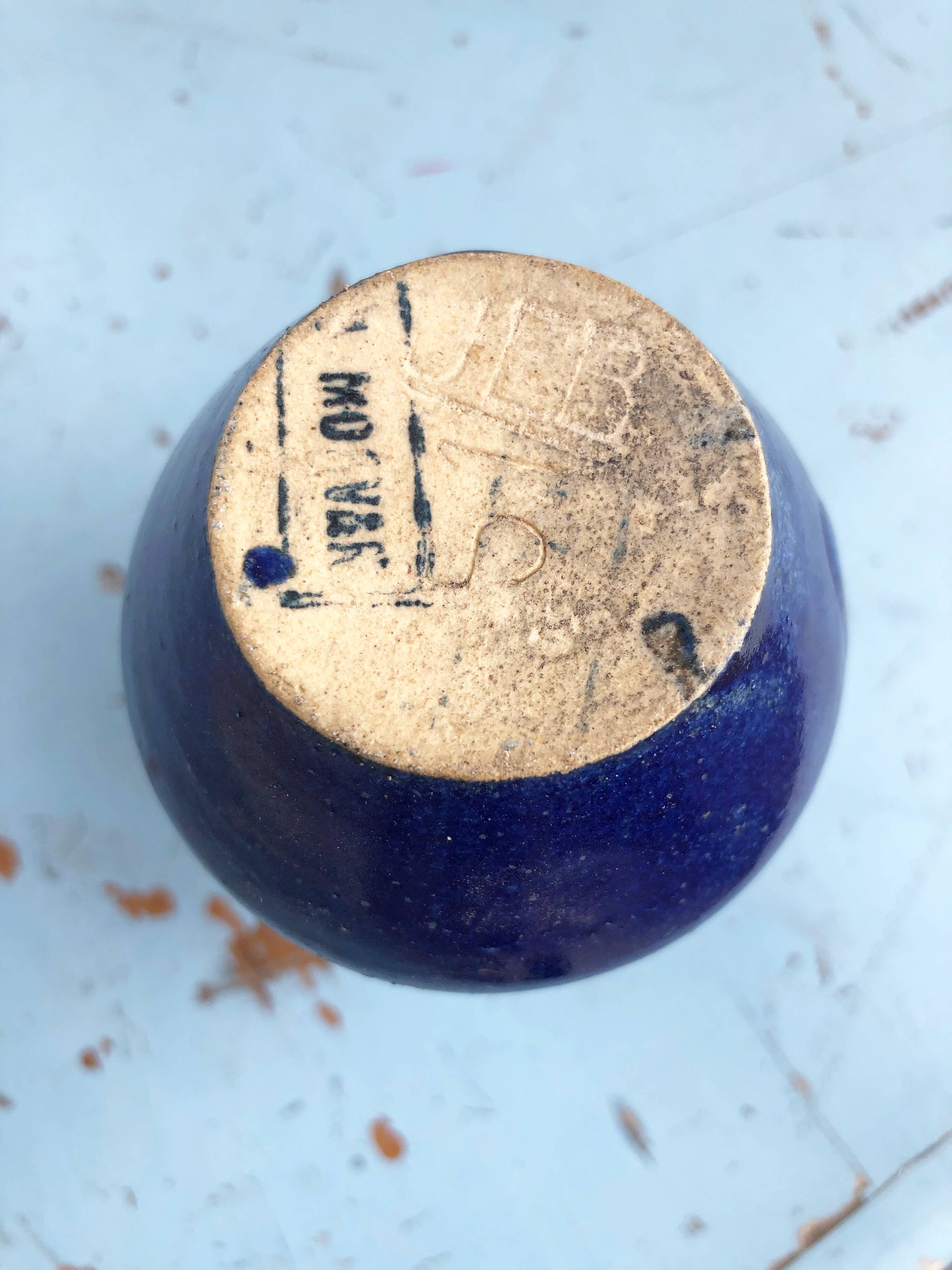 Blue vase XS signed jeb