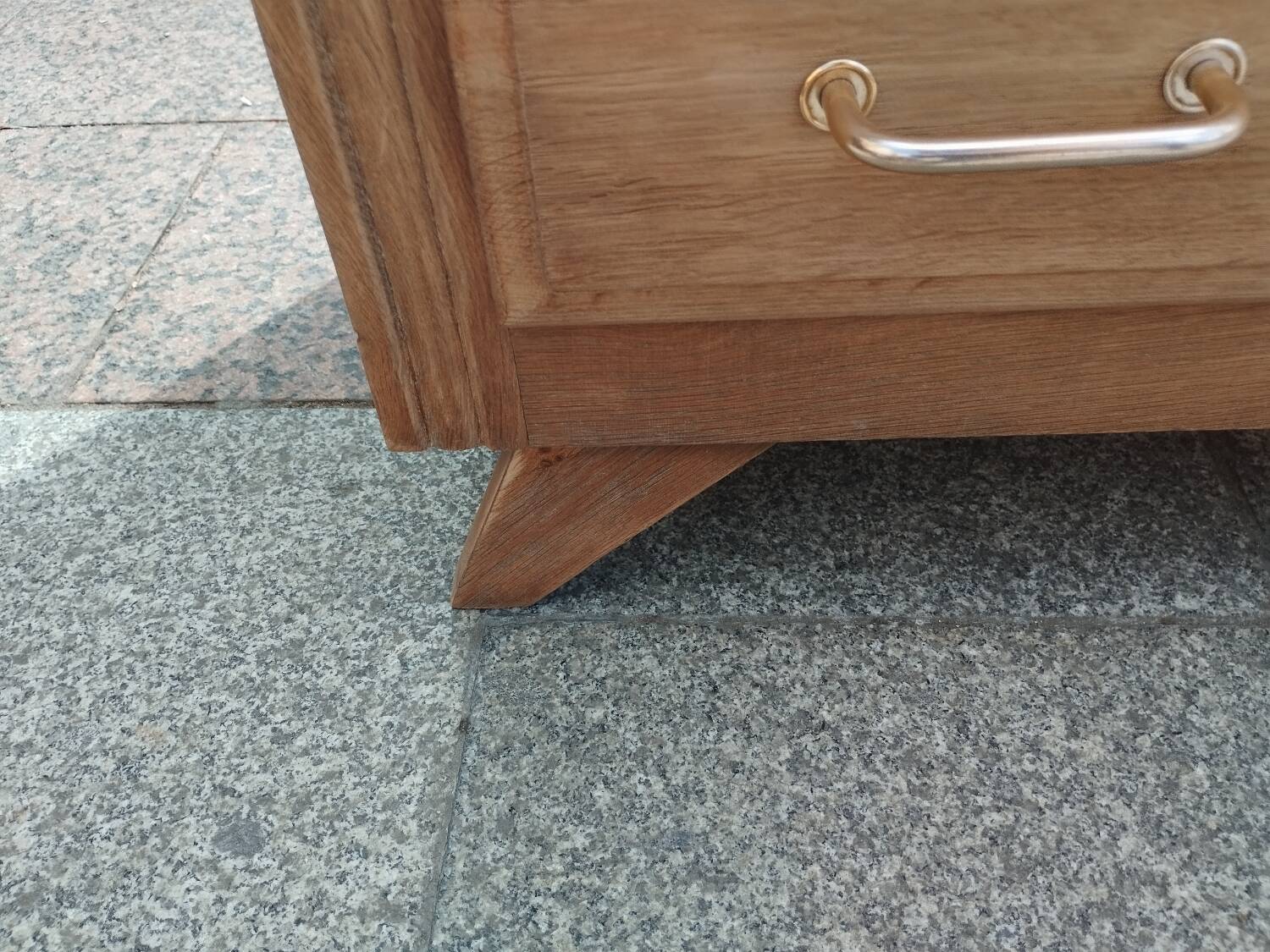 Commode vintage pieds compas