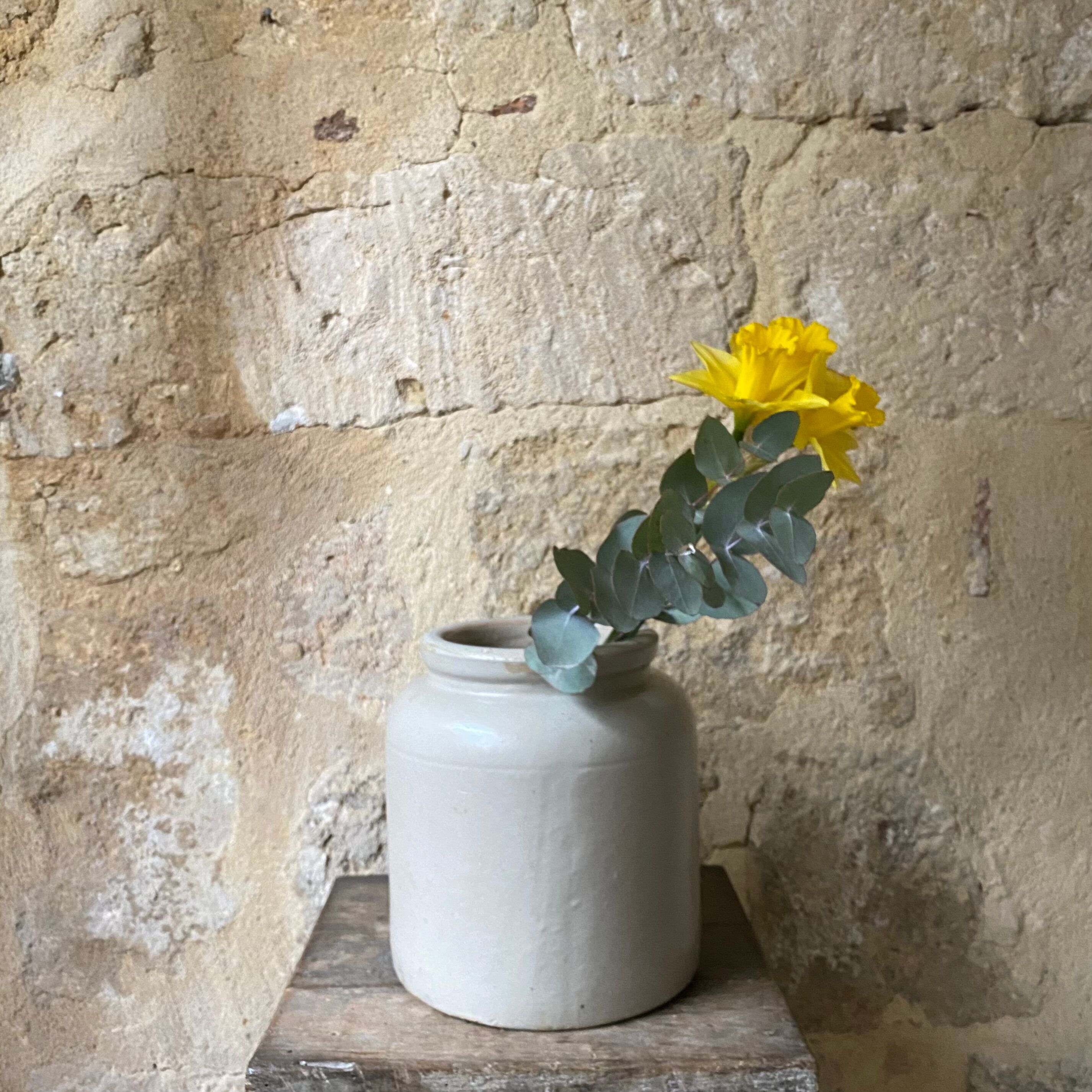 Sandstone pot 23 cm