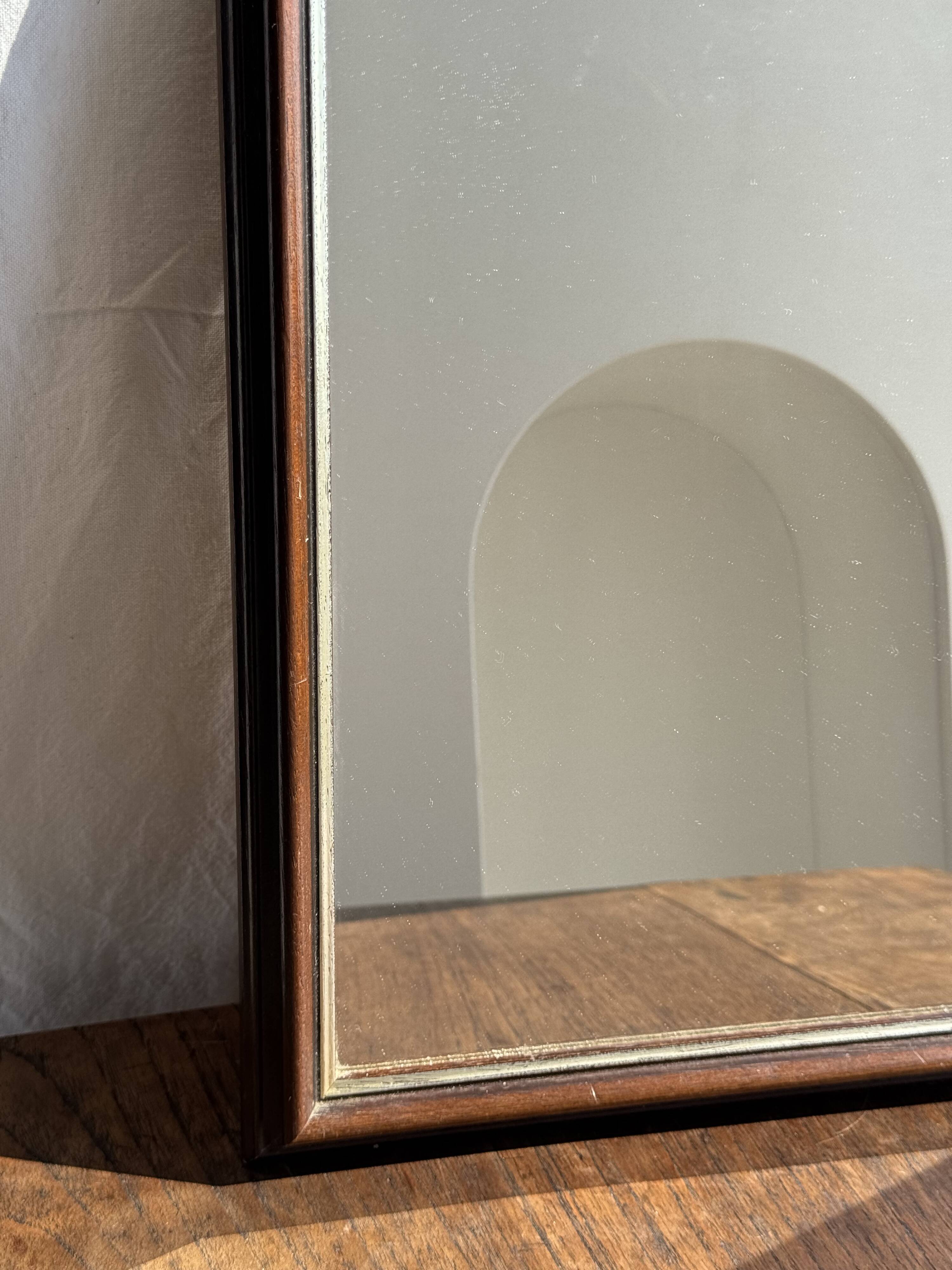 Small rounded mirror, wooden frame, gold frame H49.5