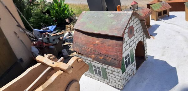 Lot de jouets anciens en bois de la ferme