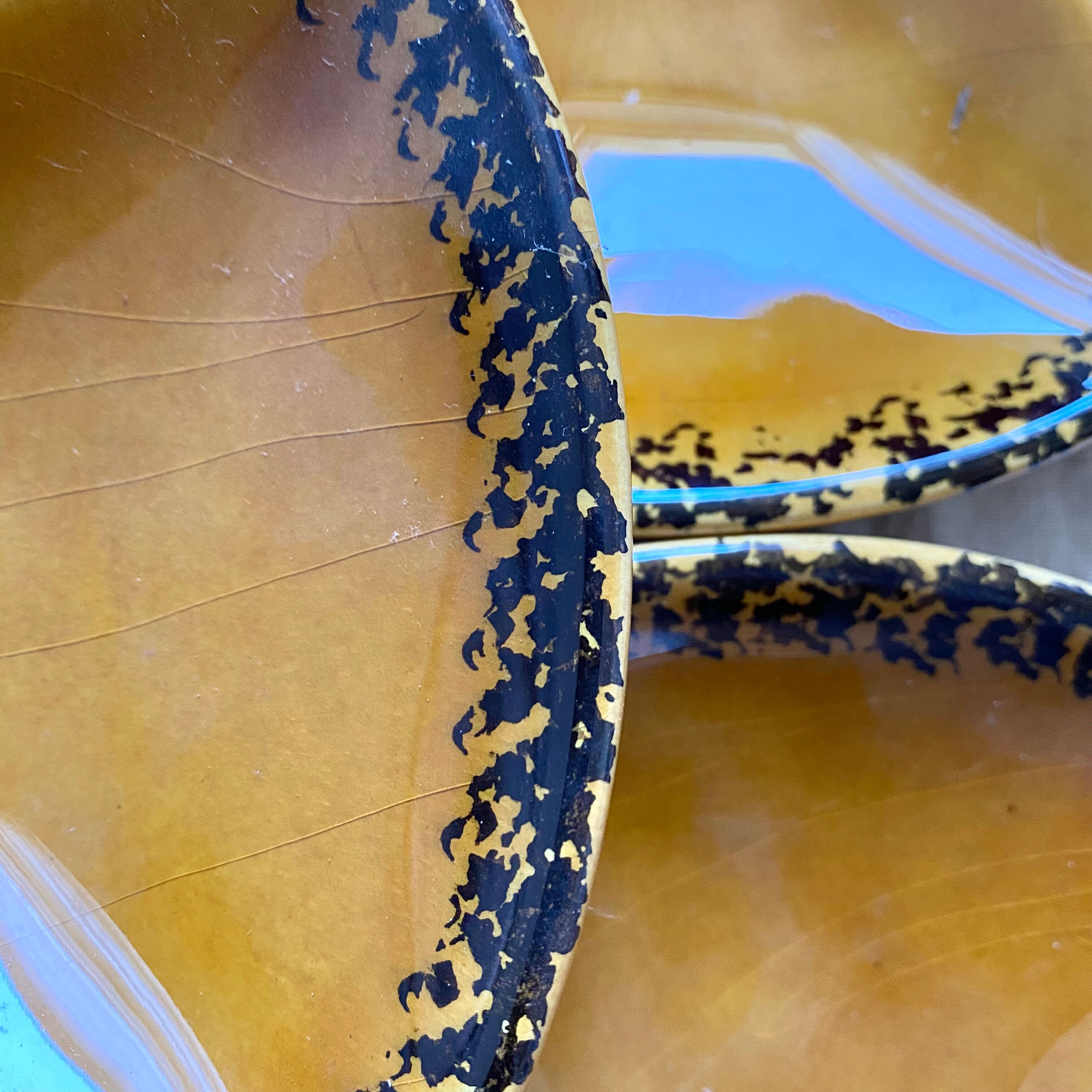 Vintage Gien oyster plates