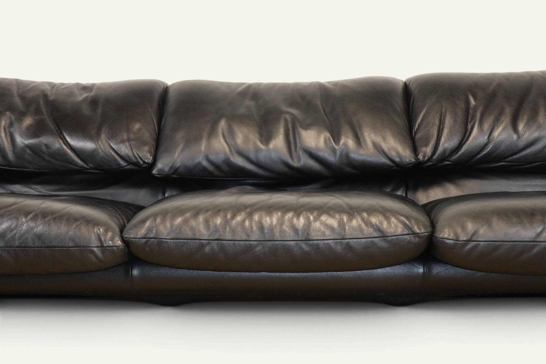 Maralunga 3-seater sofa in black leather by Vico Magistretti for Cassina