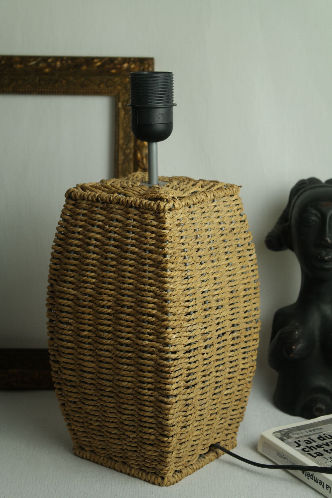 Vintage twisted natural rattan lamp foot