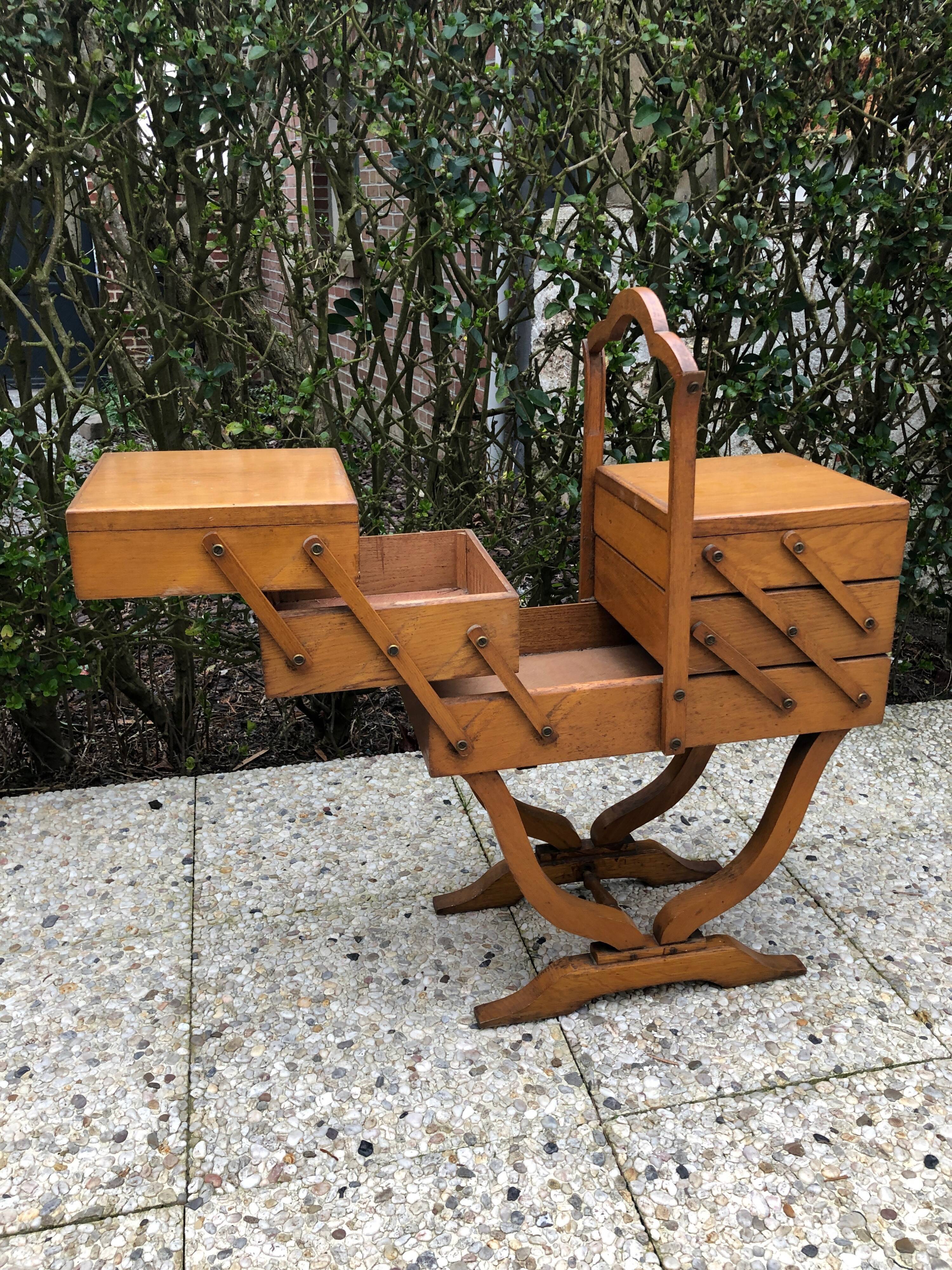 Worker wood feet Deco