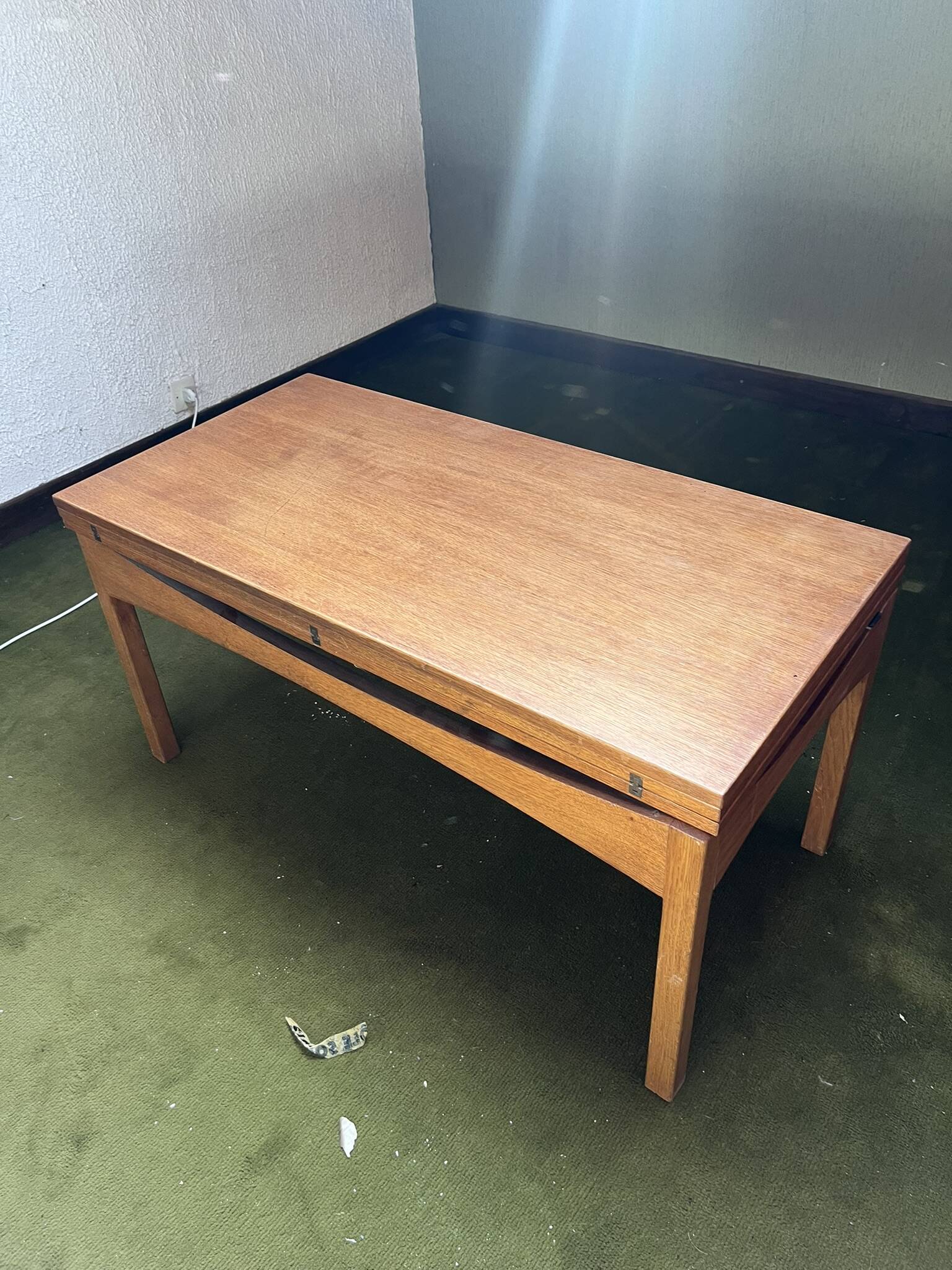 folding wallet table